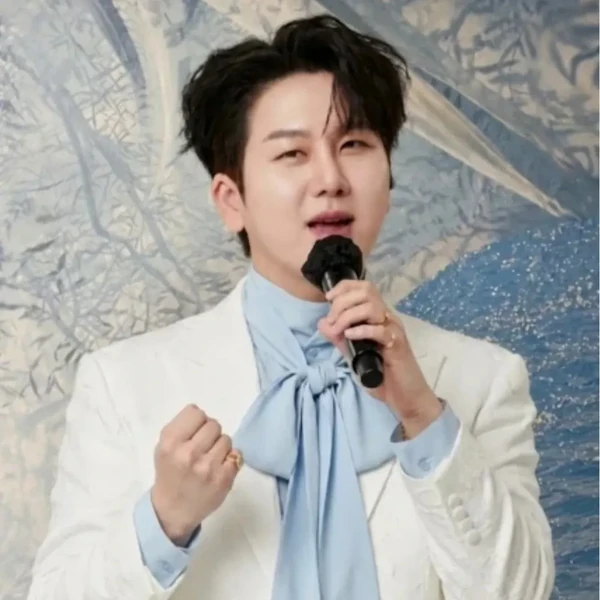 Popular photo full of fans’ love for Kim Soochan