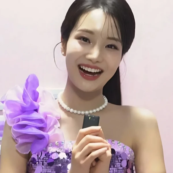 Popular photo full of fans’ love for Kim Soyeon (2004)