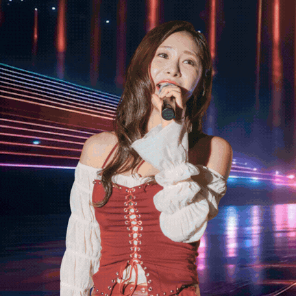 Popular photo full of fans’ love for Huh Chanmi