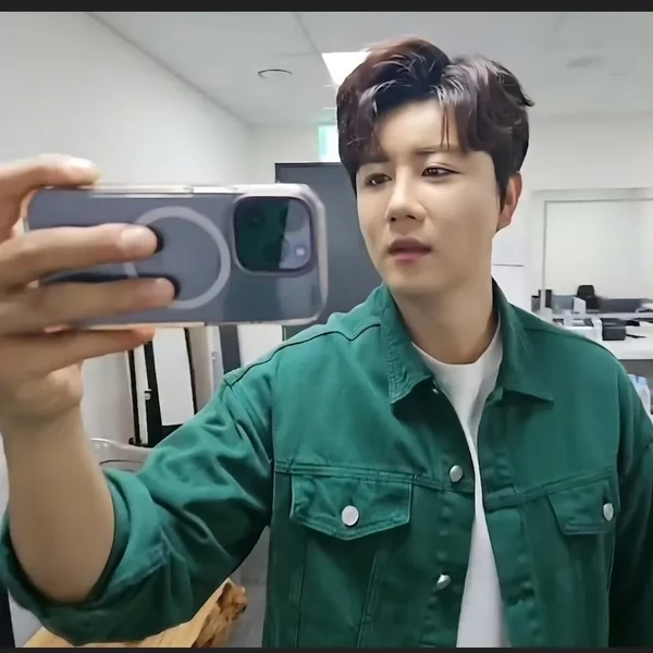 The most loved look of Jin Haesung today