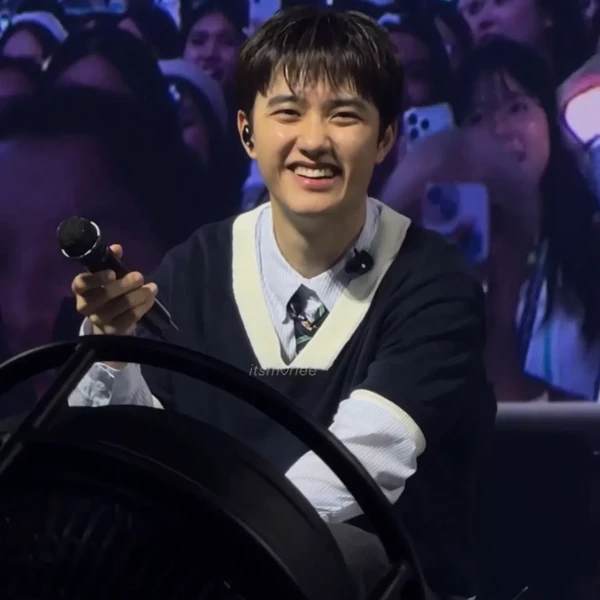 Popular photo full of fans’ love for Doh Kyungsoo (D.O.)
