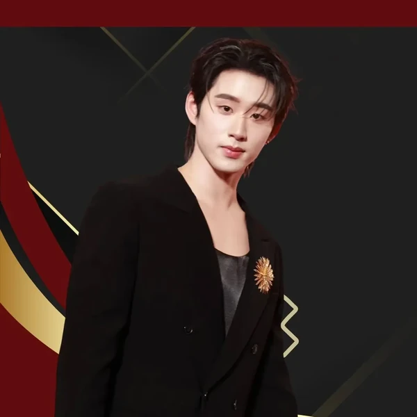 The most loved look of Est Supha Sangaworawong today