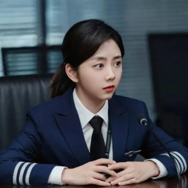 The most loved look of Tan Song Yun today