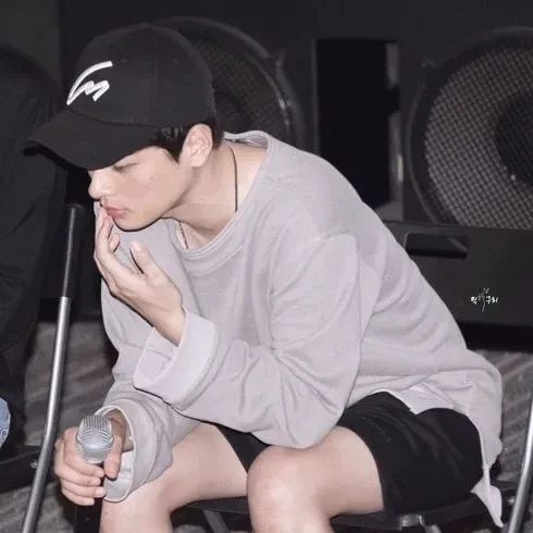 Popular photo full of fans’ love for Park Jeongmin