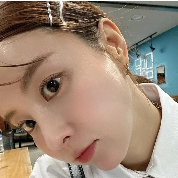 充滿粉絲愛的殷嘉恩人氣照片