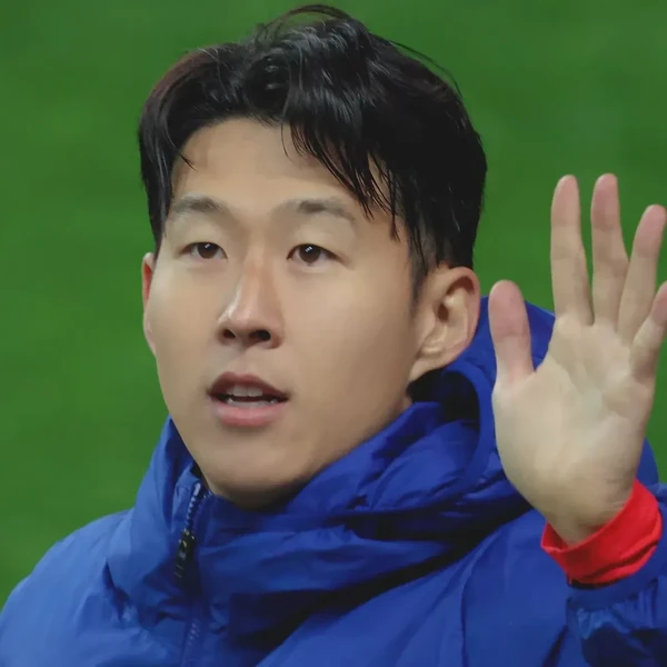 今天在Choeaedol Celeb中最闪耀的Son Heungmin代表照片
