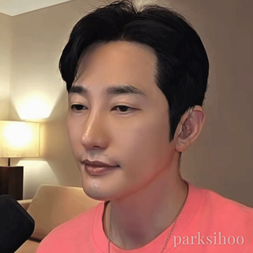The most loved look of Park Sihoo today