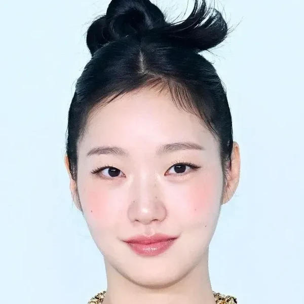 Penampilan Kim Goeun yang paling disukai hari ini