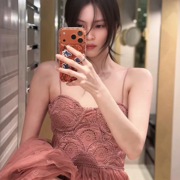 The most loved look of Han Sohee today