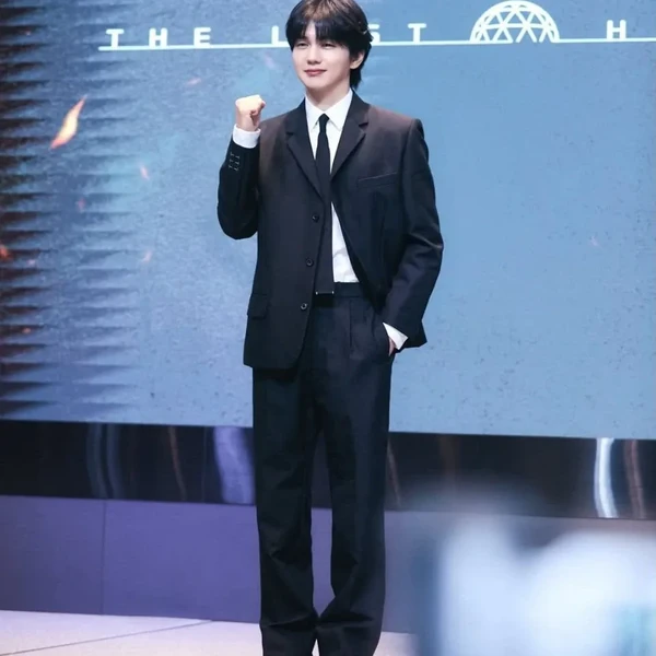 The most loved look of Yoo Seungho today