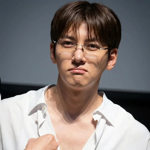 The most loved look of Ji Changwook today