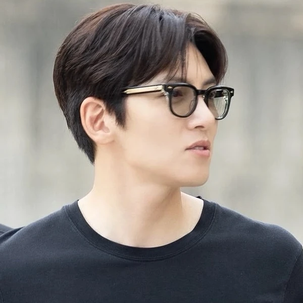 Popular photo full of fans’ love for Ji Changwook