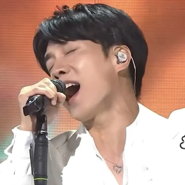 Top moment of Lee Seunggi chosen by fans