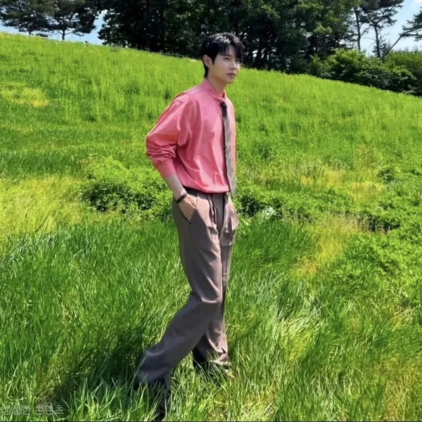 Foto populer Son Taejin yang penuh cinta dari penggemar