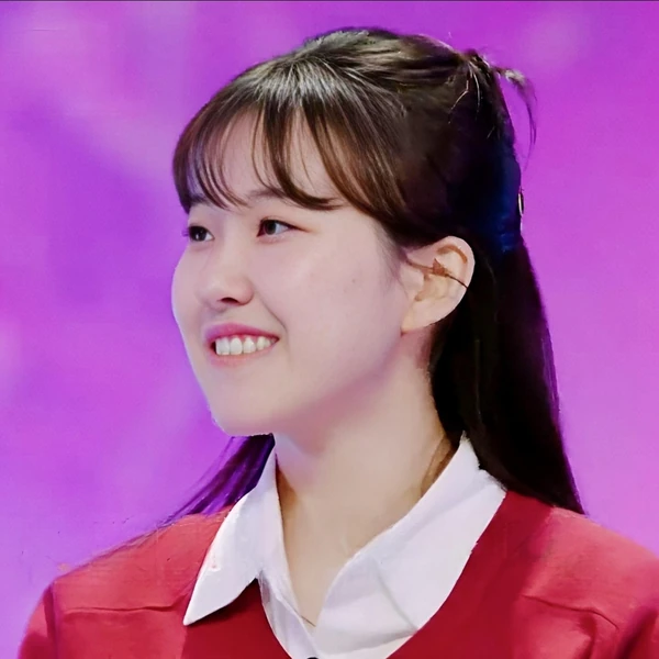 The most loved look of Hong Seongyun today