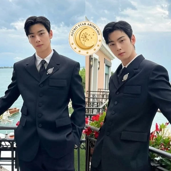The most loved look of Cha Eunwoo today