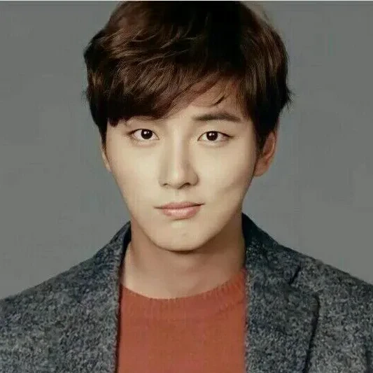 The most loved look of Yoon Shiyoon today
