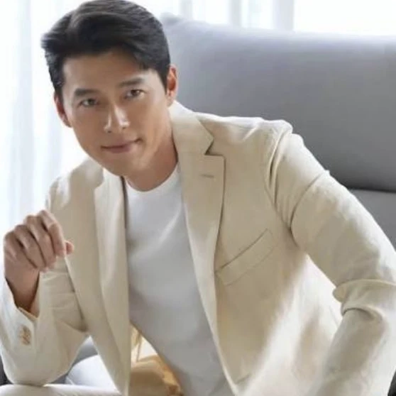 Popular photo full of fans’ love for Hyun Bin