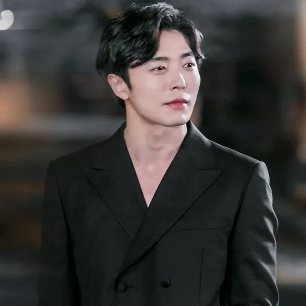 Popular photo full of fans’ love for Kim Jaewook
