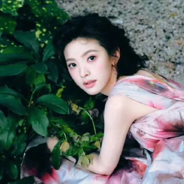 Popular photo full of fans’ love for Zhang Ruonan
