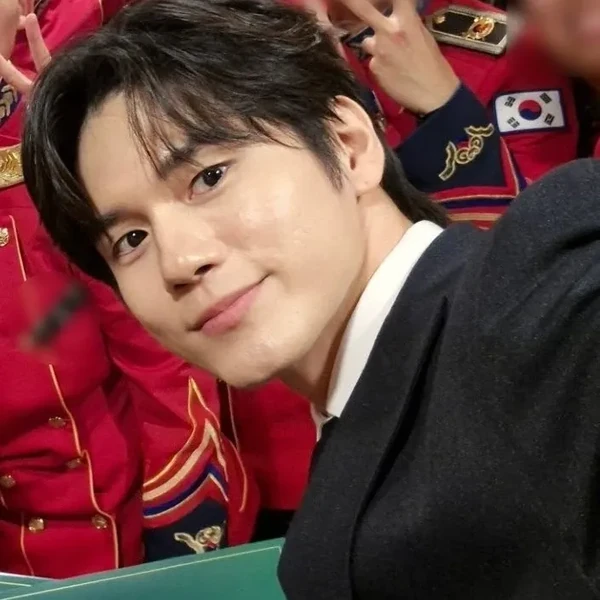 Popular photo full of fans’ love for Ong Seongwu