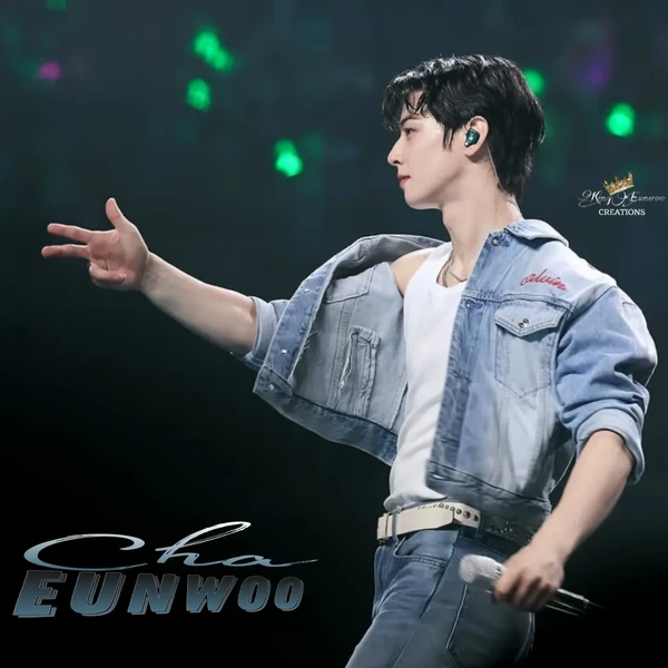 The most loved look of Cha Eunwoo today