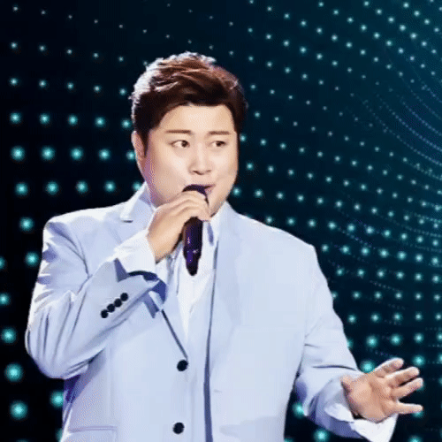 Popular photo full of fans’ love for Kim Hojoong