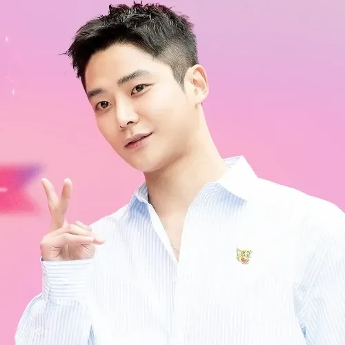 Foto populer Rowoon yang penuh cinta dari penggemar