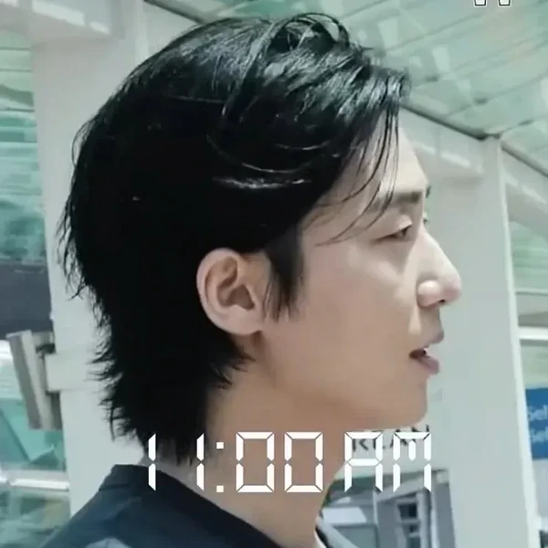 The most loved look of Park Seojoon today
