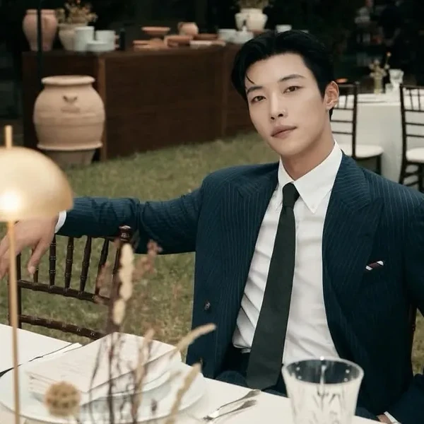 The most loved look of Woo Dohwan today