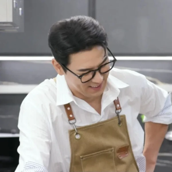 Foto populer Jang Minho yang penuh cinta dari penggemar