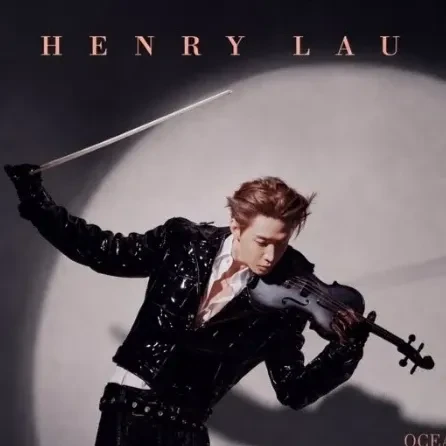 Popular photo full of fans’ love for Henry