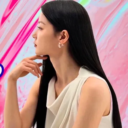 Popular photo full of fans’ love for Kim Youjung