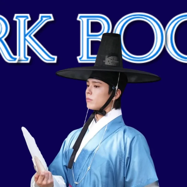 The most loved look of Park Bogum today