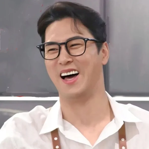 Foto populer Jang Minho yang penuh cinta dari penggemar