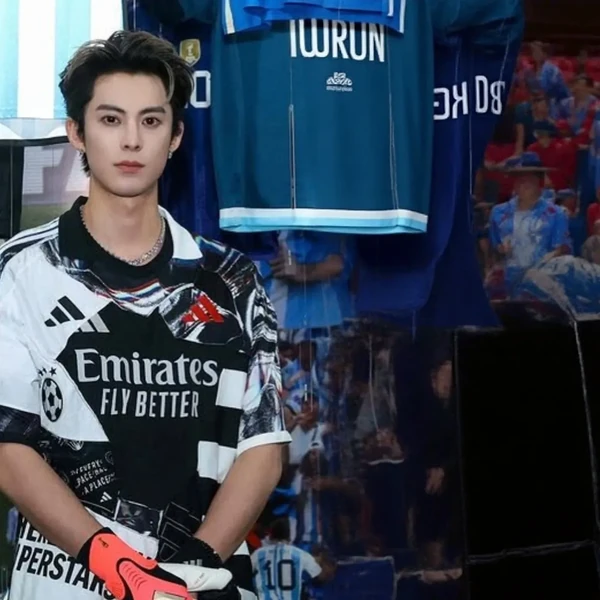 Popular photo full of fans’ love for Dylan Wang