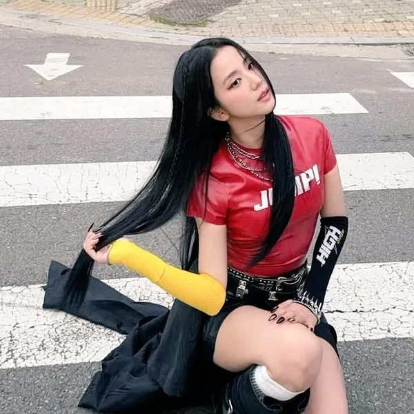 Popular photo full of fans’ love for Jisoo (1995)