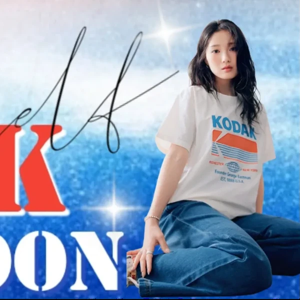 Popular photo full of fans’ love for Kim Hyeyoon
