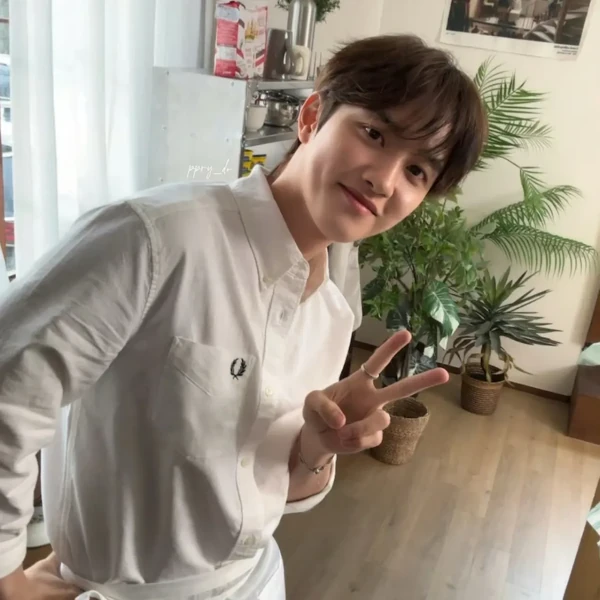 Foto populer Doh Kyungsoo (D.O.) yang penuh cinta dari penggemar