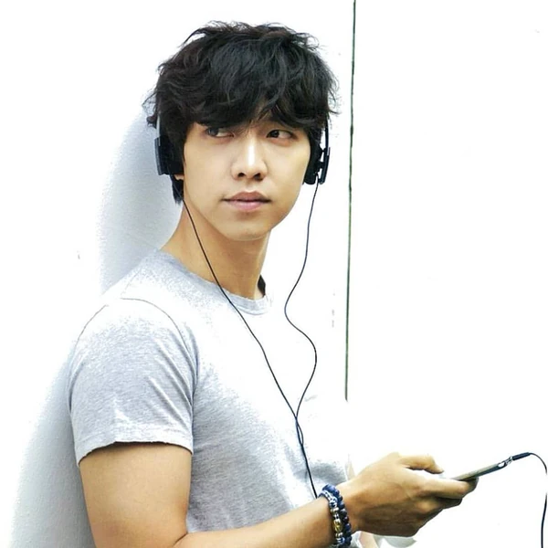 Penampilan Lee Seunggi yang paling disukai hari ini