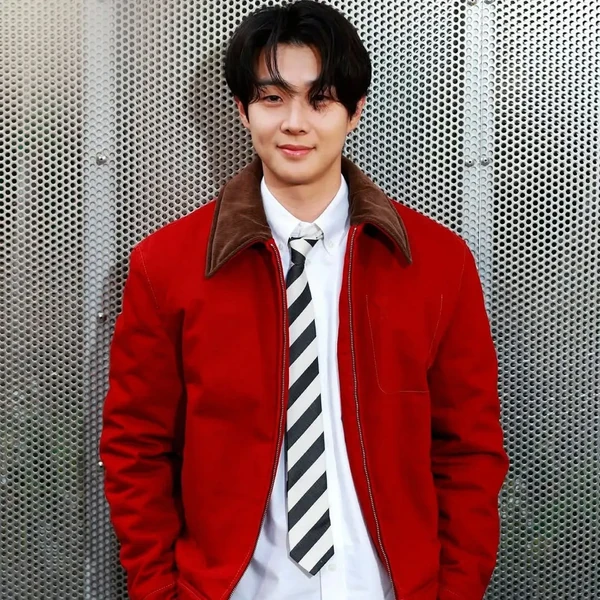 The most loved look of Choi Wooshik today