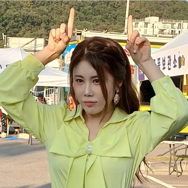 Foto populer Kim Soyou yang penuh cinta dari penggemar