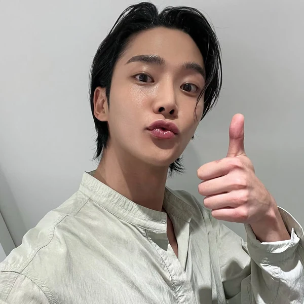 Penampilan Rowoon yang paling disukai hari ini