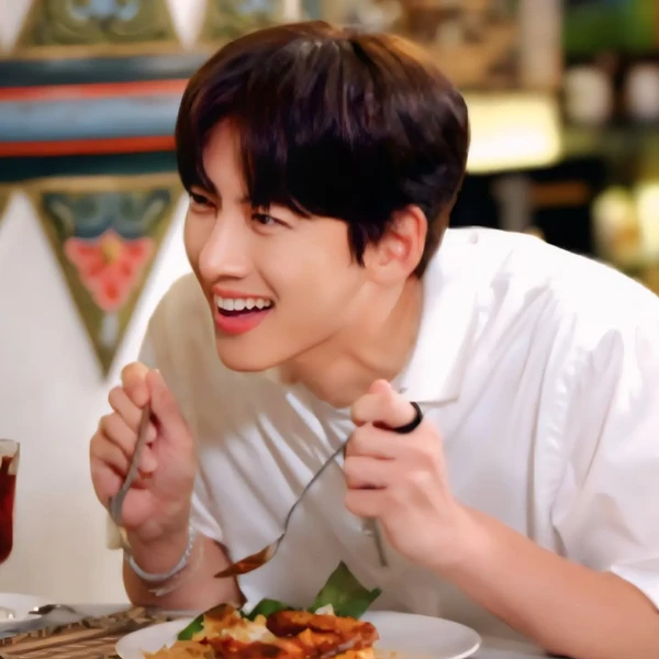 The most loved look of Ji Changwook today