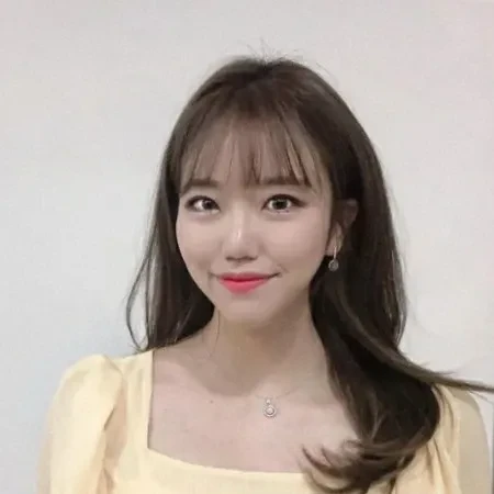 Popular photo full of fans’ love for Kim Heejin