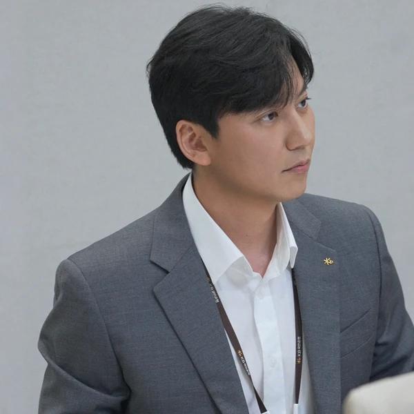 Popular photo full of fans’ love for Kim Namgil