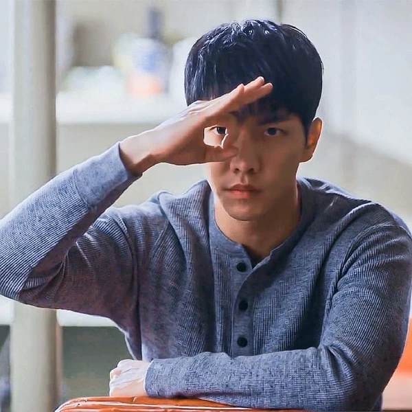Penampilan Lee Seunggi yang paling disukai hari ini