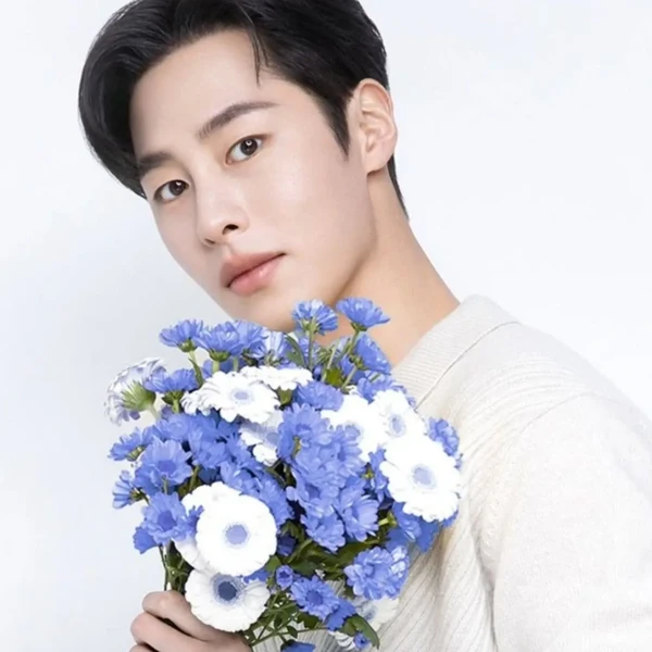 The most loved look of Lee Jaewook today