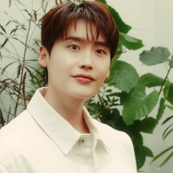 The most loved look of Lee Jongsuk today