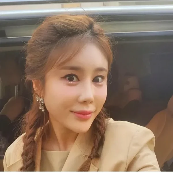 Penampilan Kim Soyou yang paling disukai hari ini